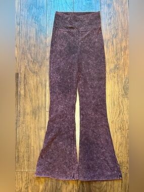 Zenana Signature Purple Marbled Flare Leggings Size S NWOT